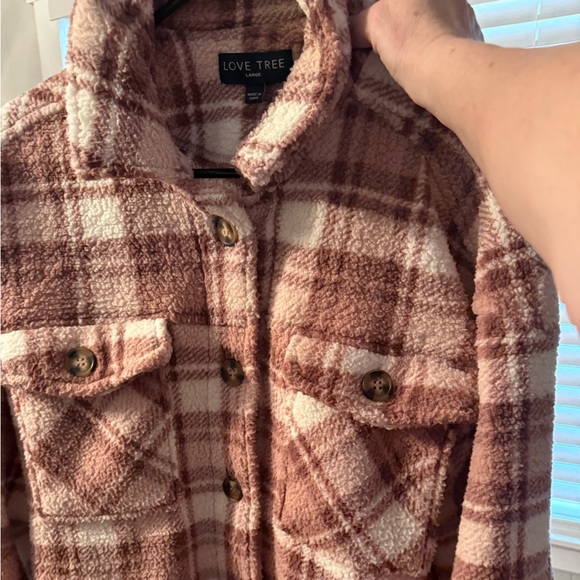 Shacket - Picture 2 of 2